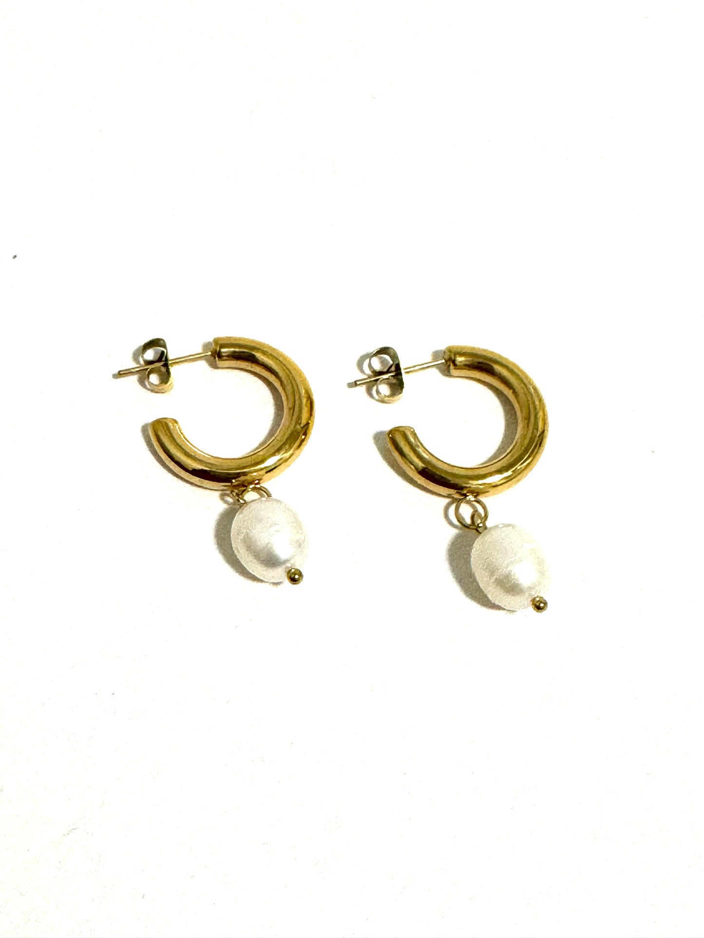 BELLA PEARL EARRING