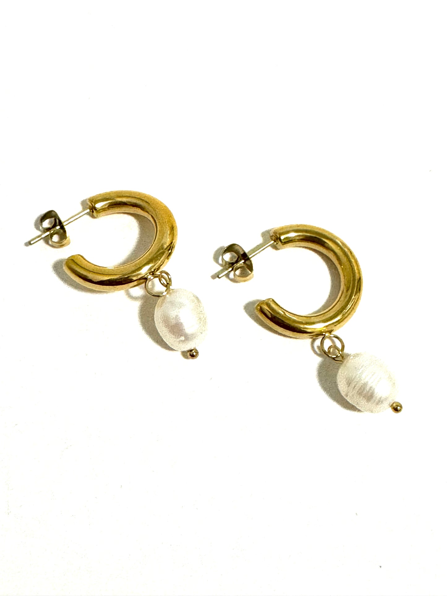 BELLA PEARL EARRING