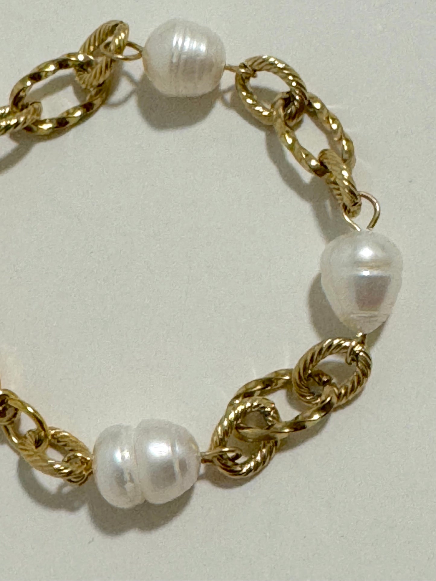 LOLA PEARL BRACELET