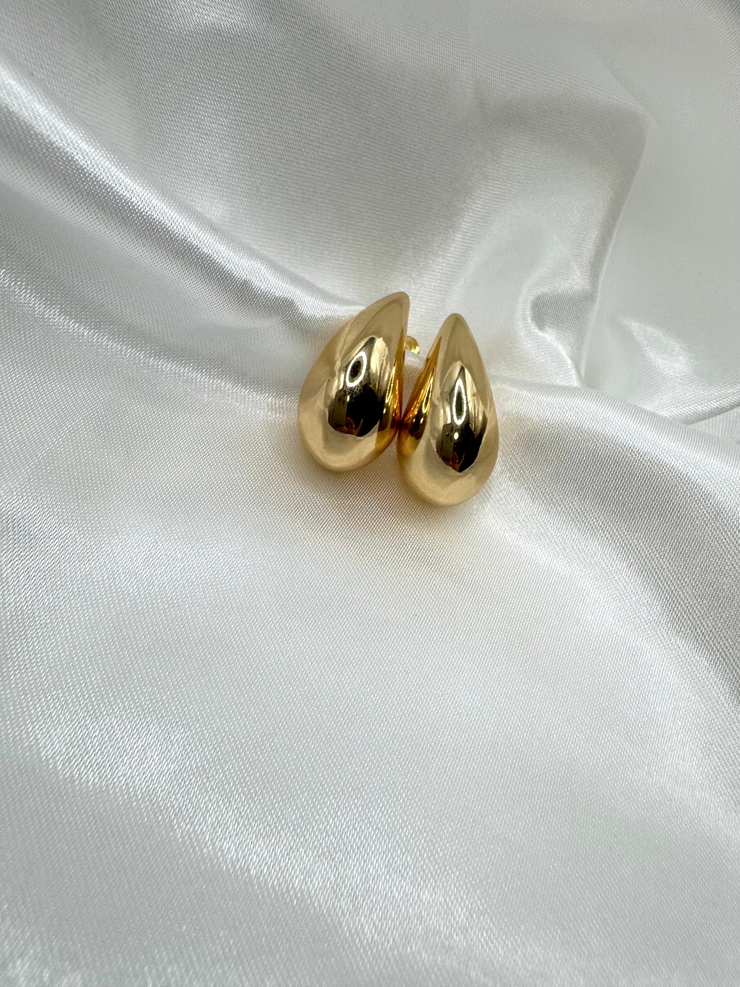 GESHA TEARDROP EARRING