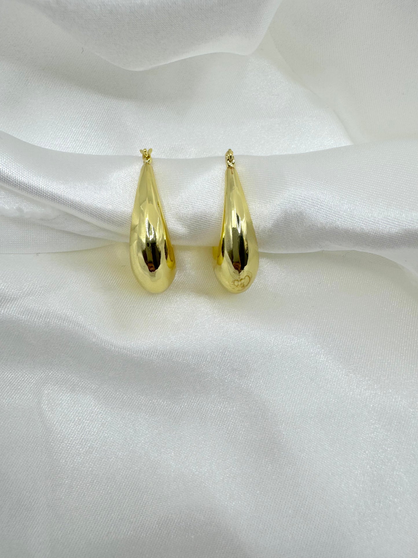 OVALLY HOOP EARRING GOLD