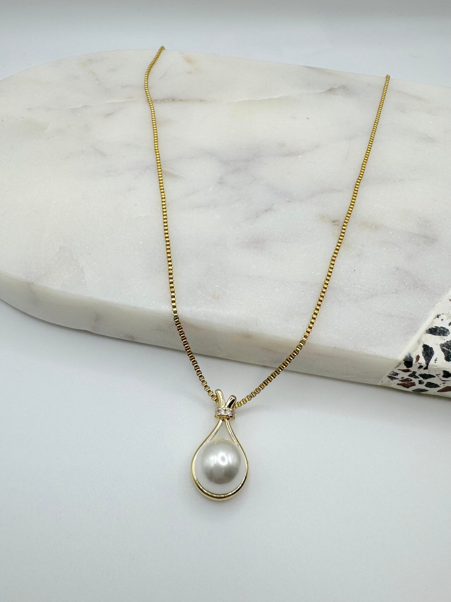 KRISHA PEARL NECKLACE