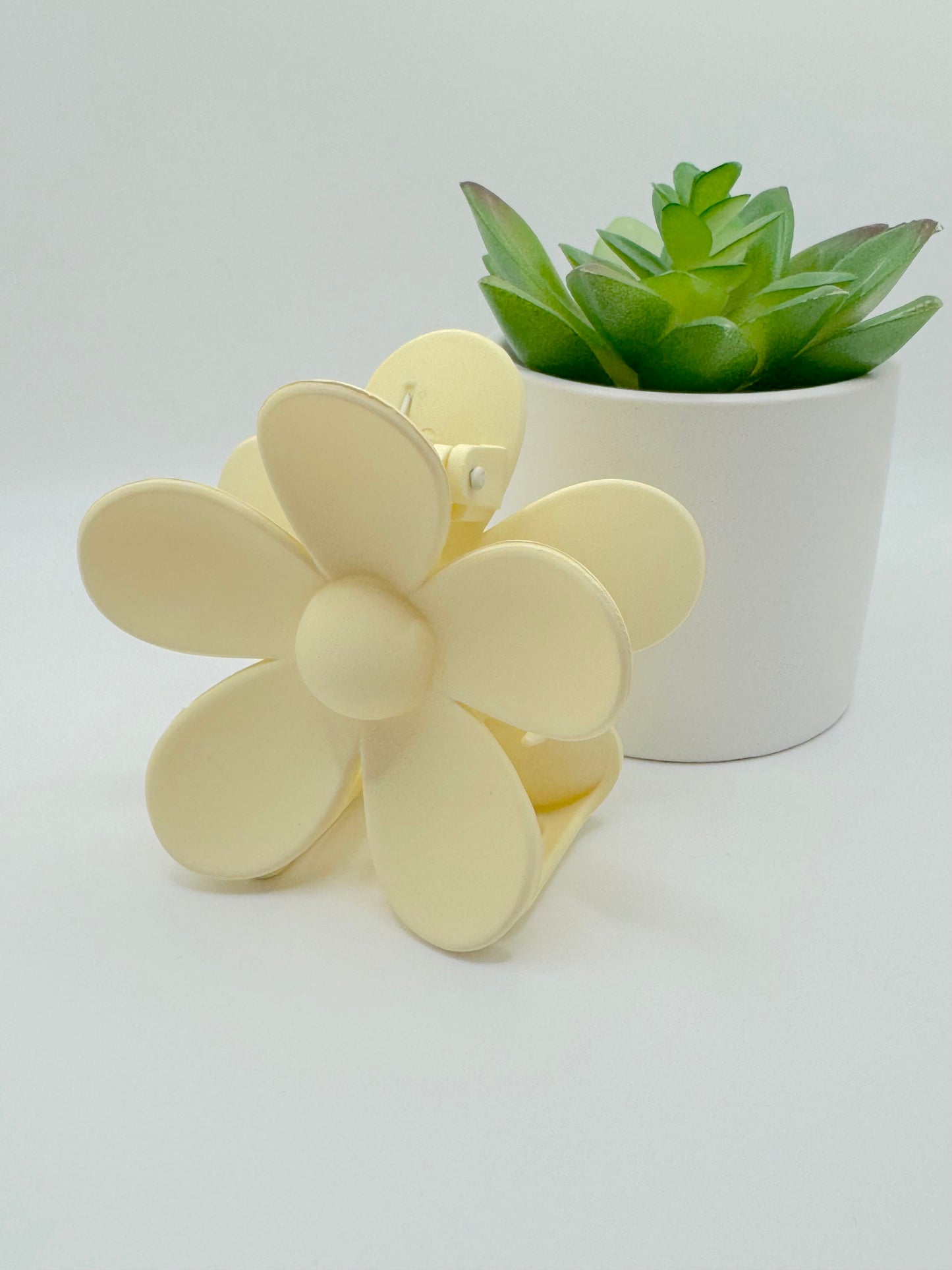 FLOWER HAIR CLIP