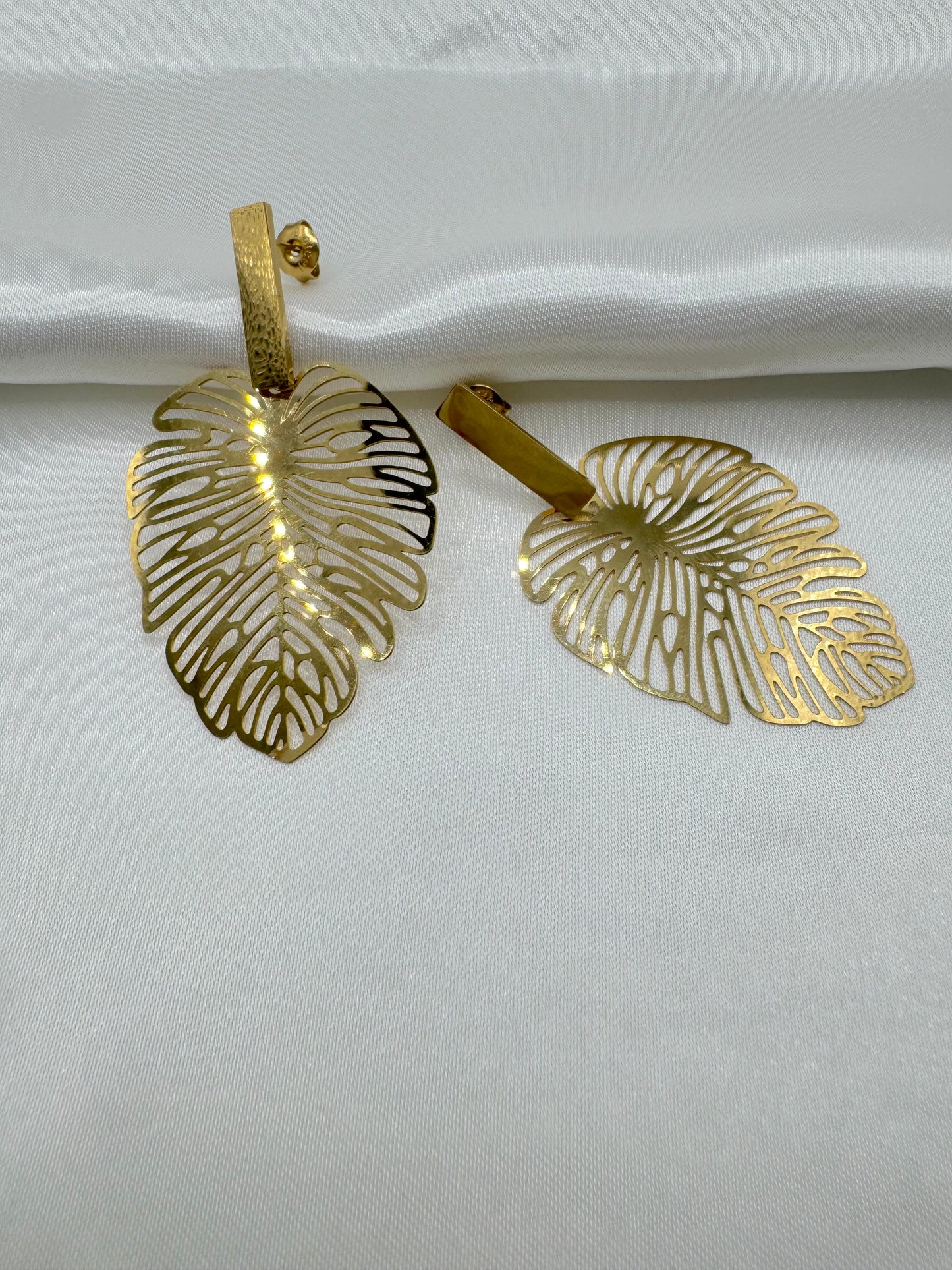 LEAF EARRING