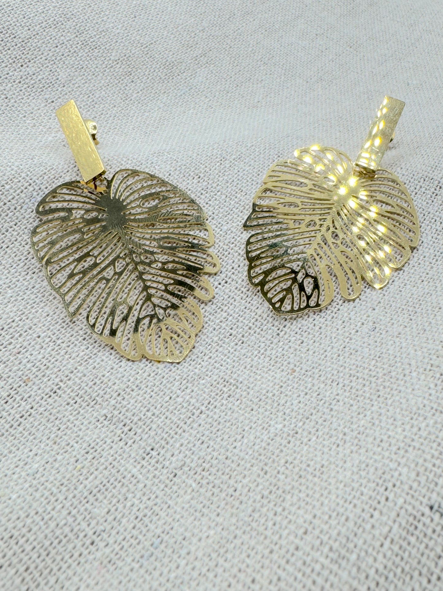 LEAF EARRING